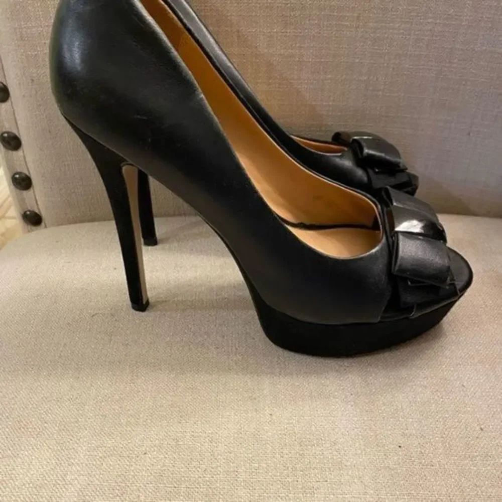 Badgley Mischka Platform Heels Price Is Firm